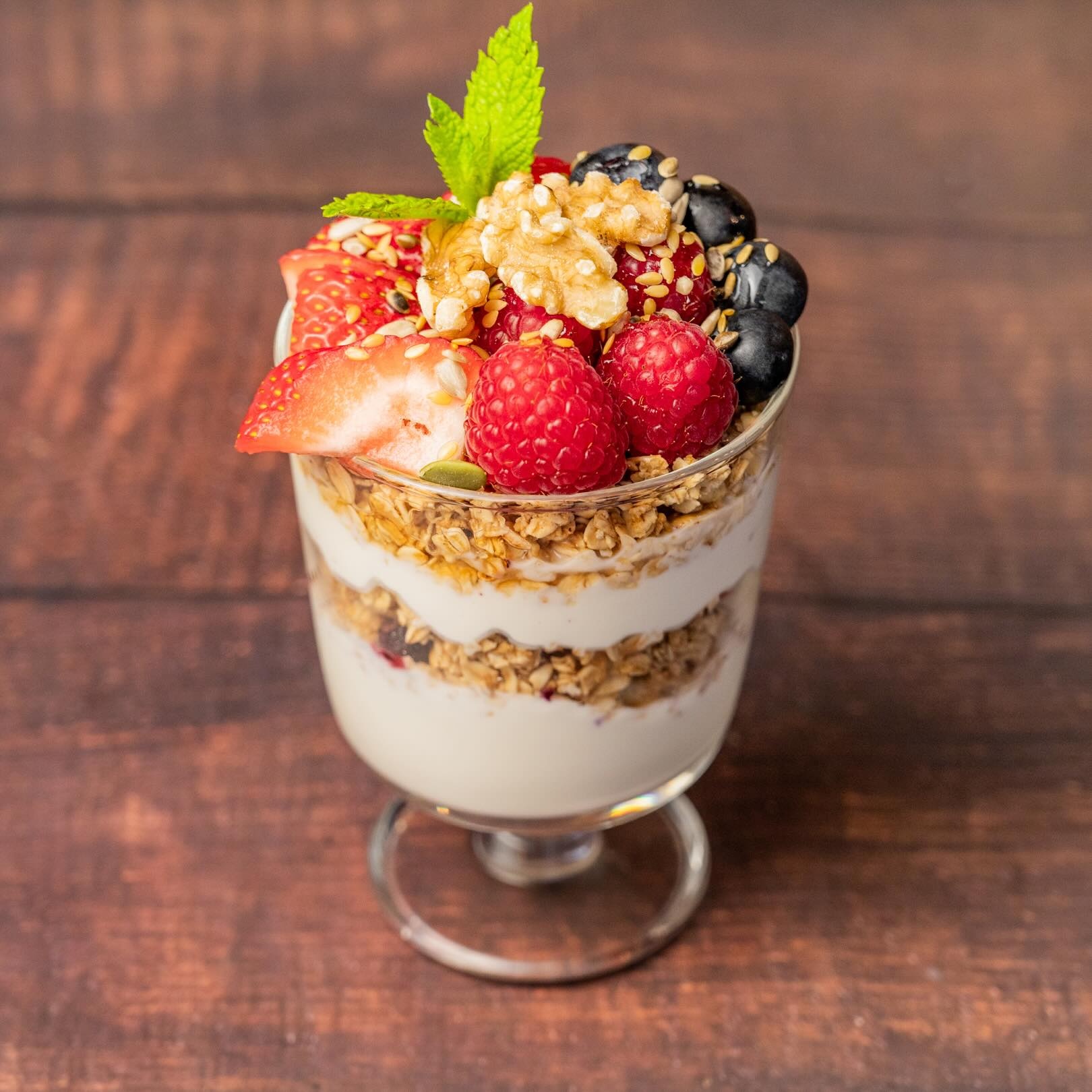 Yogurt parfait with fresh strawberries